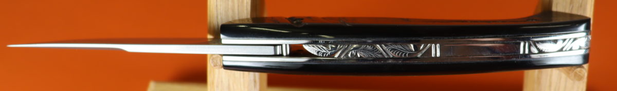 Couteau croute de buffle insert douille