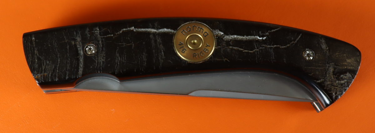 Couteau croute de buffle insert douille