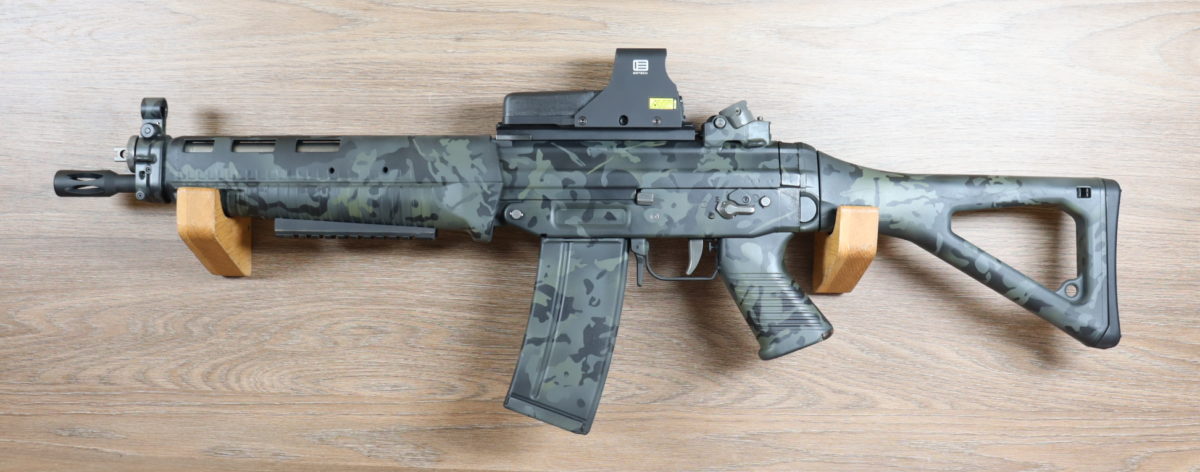 sig 551  Multicam Black